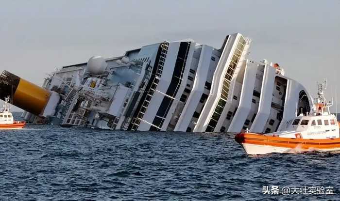 大型海船在失事的时候，为什么宁愿等到船沉没，也不能跳海求生？